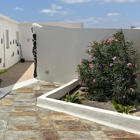 In Famara Apartment Teguise (Lanzarote)